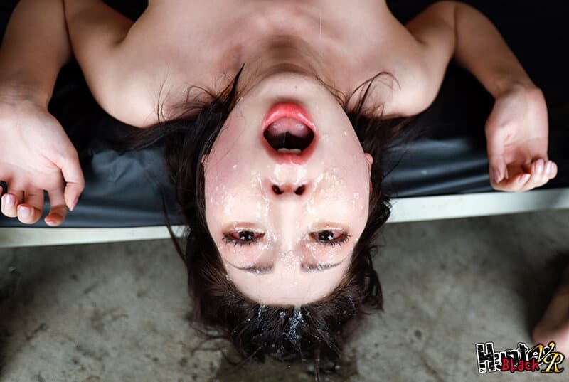 HBVR-001 香椎佳穂【VR】 廃墟に連れてこられた女 体液垂れ流しリバースイラマチオVR