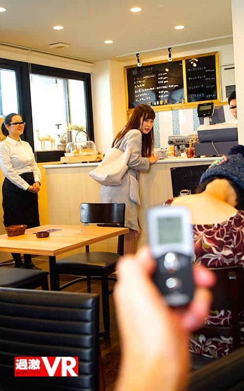 NHVR-032 【VR】公園で全裸VR カフェでの露出デートで濡れた彼女！人に見られそうな興奮と全裸羞恥でヘンタイに目覚め野外イチャラブ中出しSEX！！美谷朱里