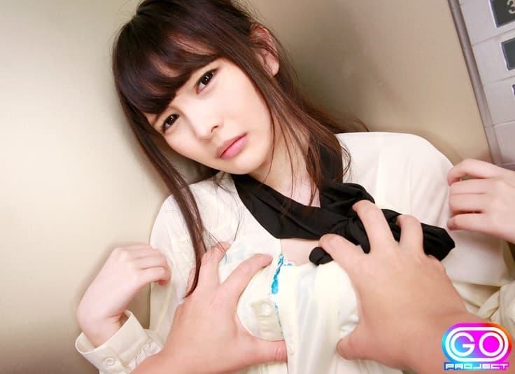 GOPJ-054 【VR】劇的高画質 停電エレベーター密室で抵抗も虚しく無慈悲に…「誰か！誰か！」と助けを求めるも無理やり胸を揉まれ クリも執拗に責められ睨みイラマ「やめろよぉ…ゲホッ！んんっ！」涙目で崩れ落ちるが強引に片足対面立位で猛烈な腰振り中出しされ倒れ込む 跡美しゅり