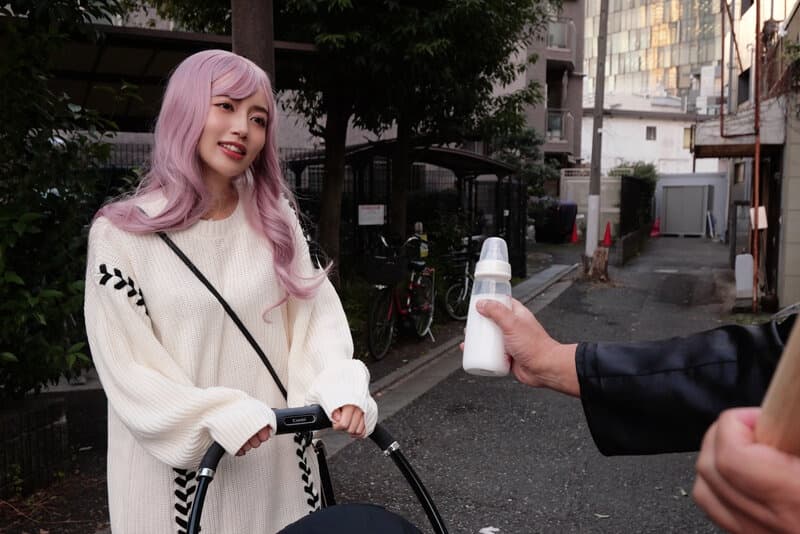 VRPRD-102     【VR】都内某所で見かけた幸せそうな【美人ギャルママ×ベビーカー】を突撃レ×プ！！！