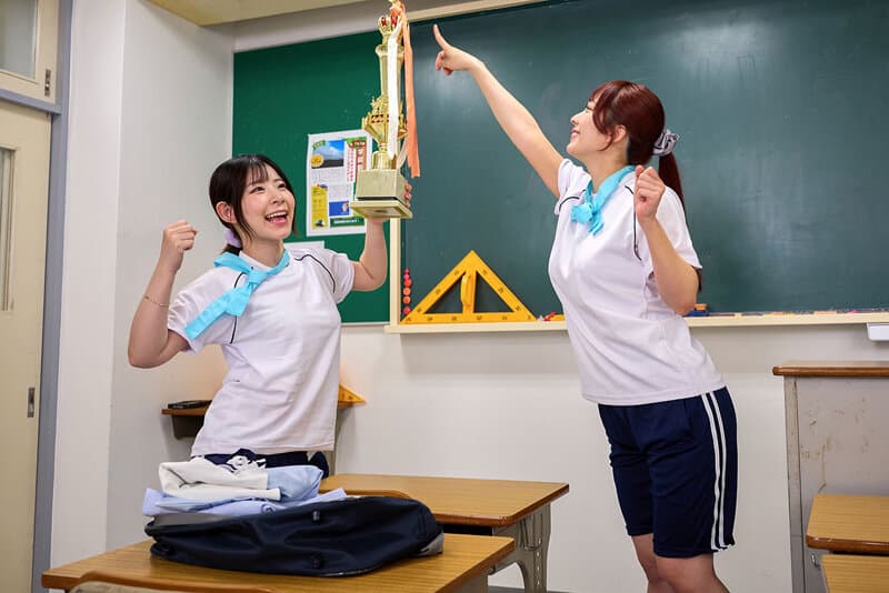 SAVR-468 【VR】【KMPVR-彩-7周年記念特別版】聖レズ学院 貧乏の僕がテスト生として転校した先はまさかの女子校！？百合色の匂いが充満した教室ではみんなレズ！レズ！！レズ！！！花ざかりの男子禁制ハーレムLIFE