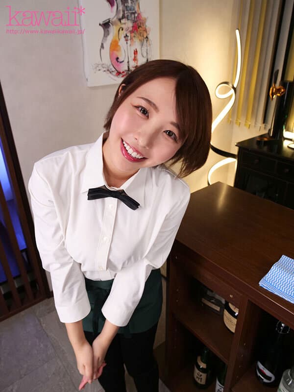 KAVR-424     【VR】なぜ、他人のオンナってこんなにも魅力的なんだろう…彼氏いるのに終電逃して部屋に泊まりに来たバイト先の不埒な巨乳ショートカット後輩‘宍戸さん’の癒し笑顔の裏にあるオンナの顔に触れる浮気性交 宍戸里帆