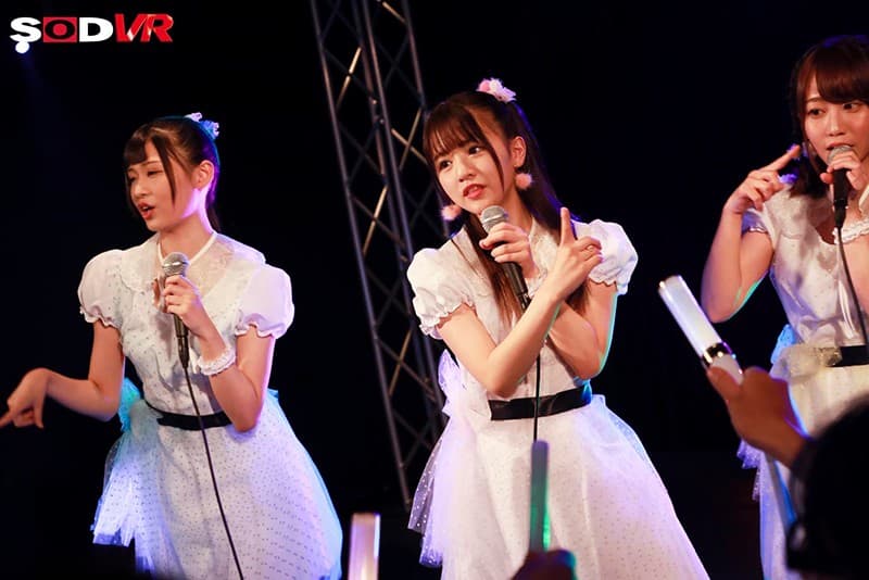 DSVR-525 【VR】【HQ高画質VR】 俺のカノジョは本物アイドル 永瀬ゆい ～LIVE中レスもらいまくりでこっそり楽屋でイチャイチャベロキスSEX～