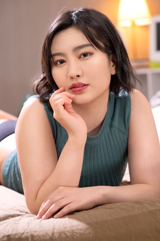 CAFR-543 【VR】フリーターのボクを見下し罵倒しながら犯してくるセレブ妻 紫月ゆかり