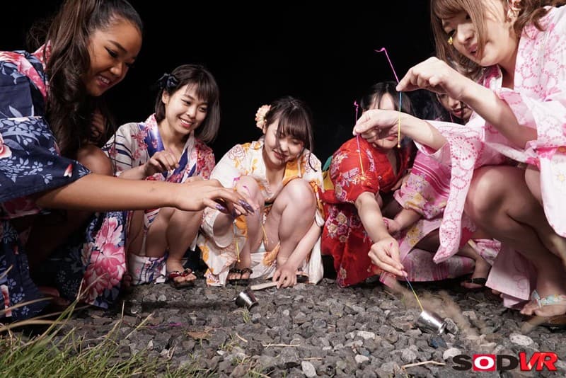DSVR-302 【VR】夏の夜に線香花火VR 「先に落ちたほうが何でもいう事聞く」という流れで、好きだった子からまさかの告白！2人きりになって浴衣ラブラブ中出しSEX