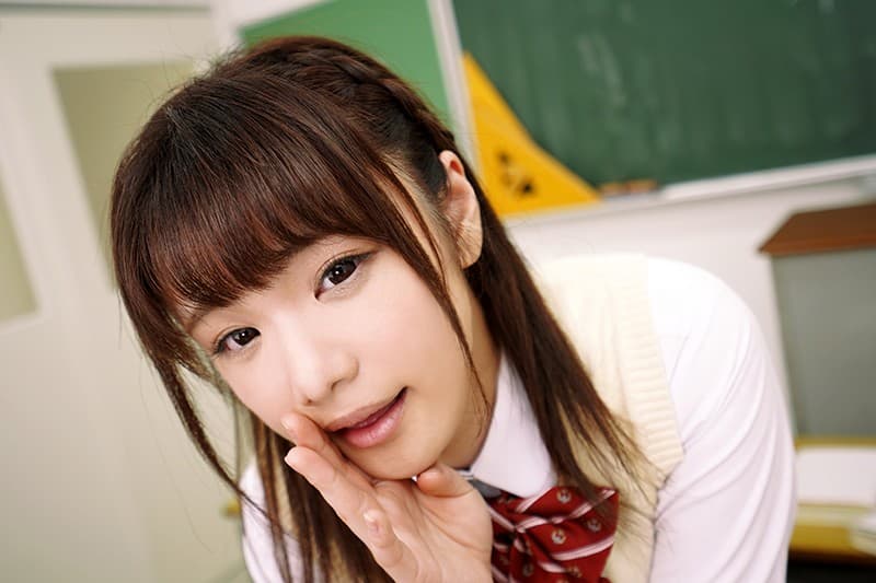 KIWVR-054 【VR】HQ超画質革命！【教室で告白】文系インテリ制服美少女が愛の告白◆僕のチ○ポに跨って美巨乳揺らしながらイキまくる中出し性交！！ 立花めい