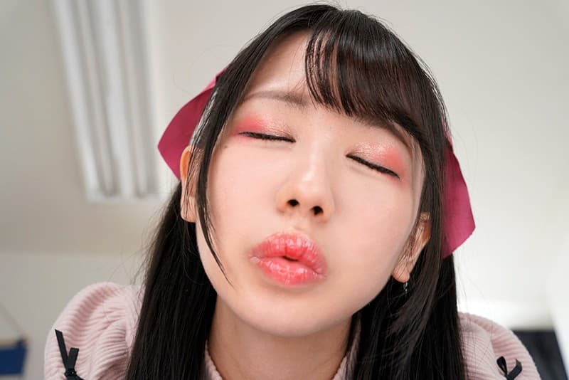 URVRSP-081 【VR】寂しがり屋で独占欲が強い教え子の彼女が、僕の事が好き過ぎて毎日セックスで犯してくる超絶ヤリマンビッチだった。。。かれん