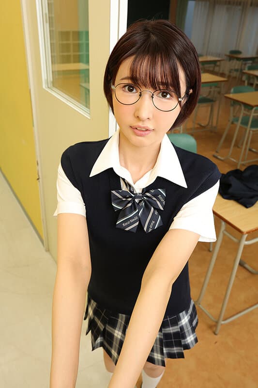 URVRSP-259 【VR】【8K VR】真面目で大人しめな眼鏡女子ほど、実はクラスの男子でオナニーしているエロ偏差値も高学歴女子だった！ ゆい