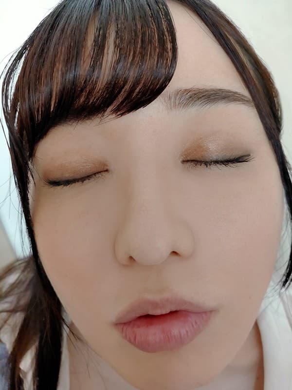 KIWVR-197 高瀬りな【VR】【ヤリマン数珠つなぎ】「あなたより極エロなヤリマン紹介してくれませんか？」セフレの友達はエロいのか！紹介してもらった【黒髪ストレートの王道巨乳美少女】と安全日だからと【中出し】【顔射】SEX！