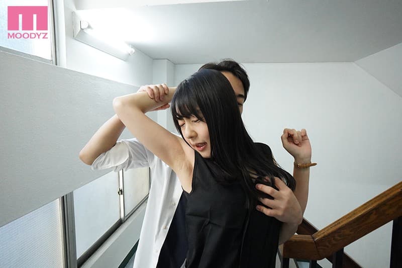 MDVR-149 【VR】追いかけまわして…挟みこみ！！女教師レ○プVR つぼみ