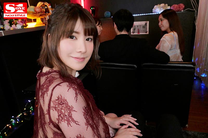 SIVR-144 【VR】105cmJカップ密着させながら自ら興奮して裏オプ（本番）誘惑してくる人気No.1おっパブ嬢 有栖花あか