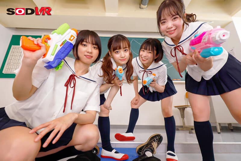 DSVR-1164 もなみ鈴 花音うらら 百瀬あすか 佐野なつ【VR】顔面直浴び特化！！女汁まみれVR 真夏のドS女子生徒編！教室でスク水J●に潮、唾、尿を顔面に直接浴びせられ、ビショビショになっているのにビンビンに勃起しているボクの変態チ●ポを罵倒されながら責められ、何度も射精させられる！