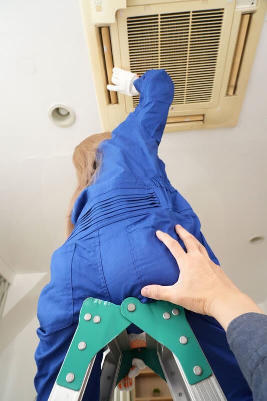 SAVR-628 【VR】元ヤンのエアコン修理業者さんに叱られながら死ぬほどオンナを味わった童貞のボク AIKA