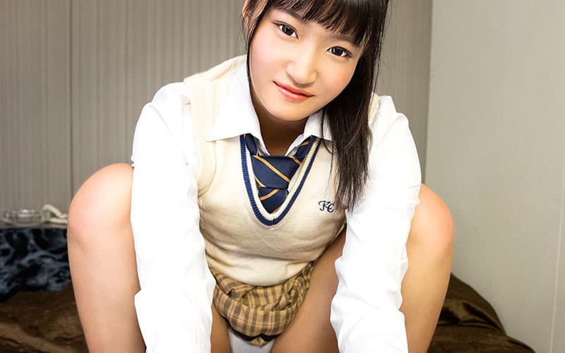 CACA-178 【VR】新開発！超精細カメラ撮影 先輩？チューしよう？~18歳の過剰誘惑に耐えきれない青春性交~ 加賀美まり