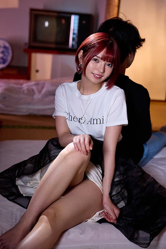 URVRSP-384 市井結夏【VR】【8K VR】会社の後輩と地方のフェス帰り。 終電が無くなり、旅館に泊まったらお互い求めるまま一晩中ヤリまくった 結夏