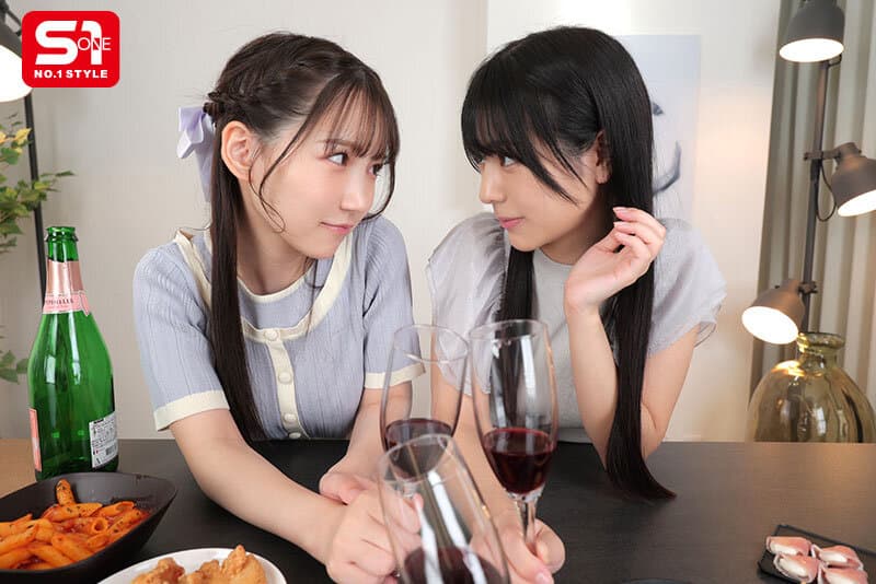 SIVR-390【VR】S1女優 浅野こころ 三田真鈴と夢の合コン！ターゲットにされた僕は…ラブホ持ち帰りされホロ酔いドスケベ逆3P