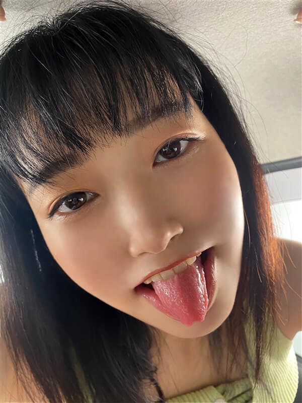 KIWVR-472 【VR】「車内でのHって興奮するね」旅行の帰り道でムラムラ全開！敏感な桃色マ○コと美乳首を弄び汗だくになりながら無我夢中でヤリまくり【潮吹き?絶頂アクメ！】狂ったようにイカせまくって【口内射精?顔射?中出し4発射】灼熱汗だくカーセックス 琴音華