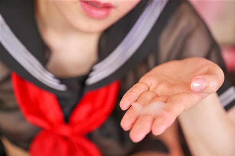 KIWVR-402 【VR】「内緒にしてね」【お触り禁止！本番禁止！】 裏オプはダメ！！でもセクハラOKのルーズソックス女子○生をキメセク生ハメ！汗だくOILまみれのGカップBOIN早漏敏感J○が痙攣絶頂連発【口内射精?中出し3発】孕ませキメパコ禁断J○リフレ 真宮ともか