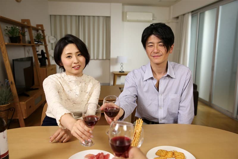 BNVR-001 【VR】新居が変態部屋に→その結果‥ 突然友人から「オレの妻に中出ししてくれ」と頼まれたオレ 前田可奈子