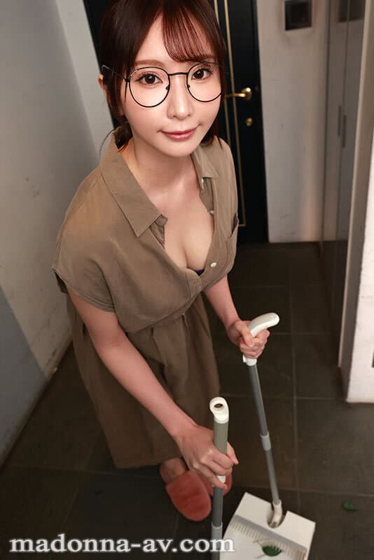 JUVR-245【VR】新妻ゆうか 初VR 単身赴任先でムラムラが収まらず行ってしまったメンズエステでお隣の地味奥さんと遭遇…。隣人妻と身体の相性が抜群で、本番NGのはずが求められるまま中出しSEXしまくった僕。超高画質8K