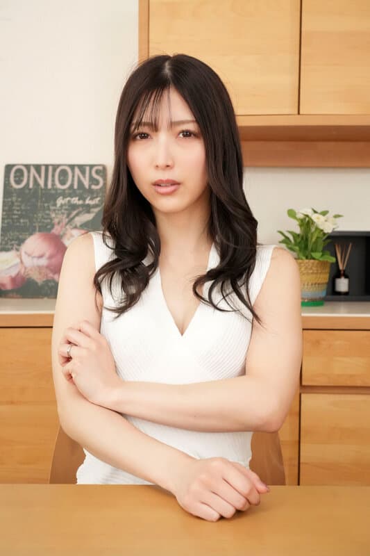 SAVR-711【VR】旦那さん。あなたの奥さんバカみたいにイってましたよ。脅せば何でも言うことを聞く。押しに弱いマゾ人妻と楽しんだ淫らな不倫旅行