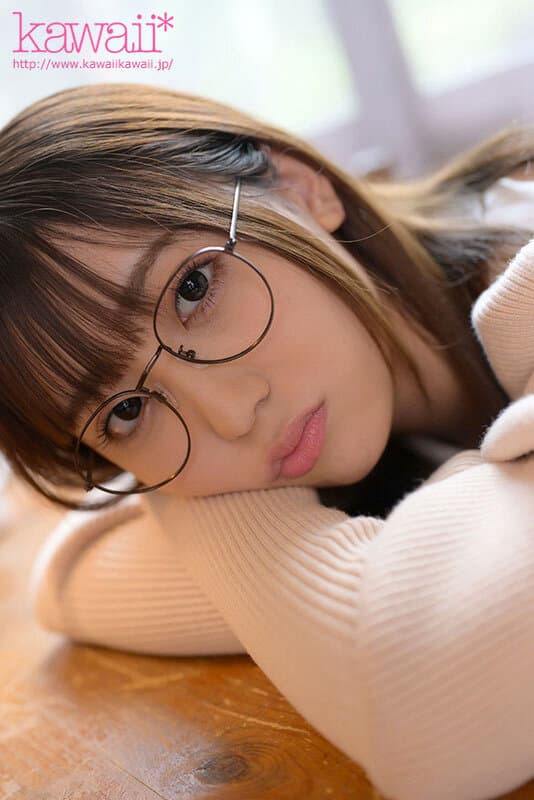 KAVR-423【VR】【kawaii＊むちむち肉感VR】脱いだら凄かった…！！慎ましい文学少女の淫らで肉肉しい女体 オカズにされたい変態マゾと静謐な世界で不道徳に交じり狂う 卯佐美りん