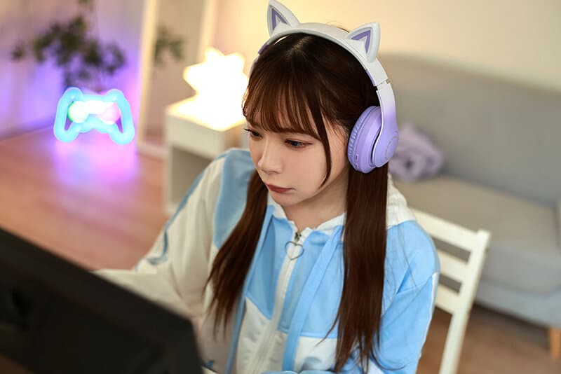 BIBIVR-164【VR】ぐちゃパコ 同接最大50人のザコメス配信者はゲームに廃課金したくてオジサン宅で媚薬?ごっくん?放尿?生中出し みお