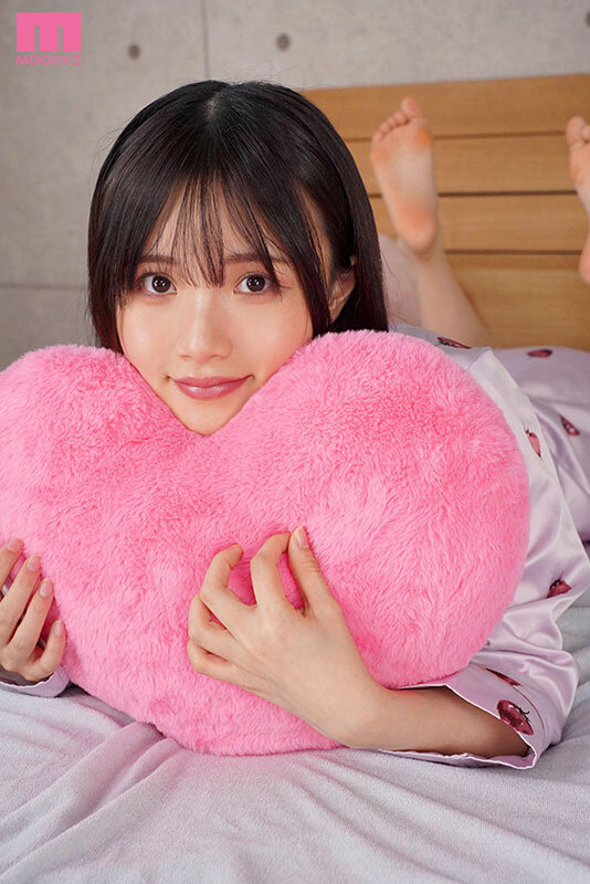 MDVR-347 [VR] Let’s sleep together with Momoka. First time cohabitation sex with a beautiful girl with a clear look, with a special angle for sleeping together (first time) & a nighttime angle. Momoka Izumi’s first VR