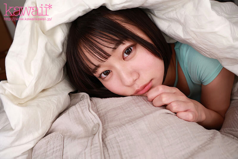 KAVR-431 [VR] Incest with my cousin’s cousin. The relatives gathered for the first time in a while. Ito had gone from a brat to a bratty girl. She crawled into my futon like she used to. We got warm together… and our crotches got warm too. Shhh! And we created a secret just for the two of us. Akana Ito