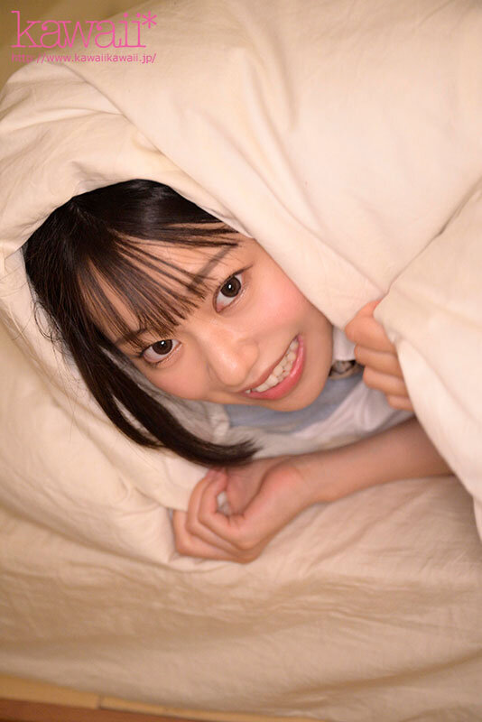 KAVR-431 [VR] Incest with my cousin’s cousin. The relatives gathered for the first time in a while. Ito had gone from a brat to a bratty girl. She crawled into my futon like she used to. We got warm together… and our crotches got warm too. Shhh! And we created a secret just for the two of us. Akana Ito