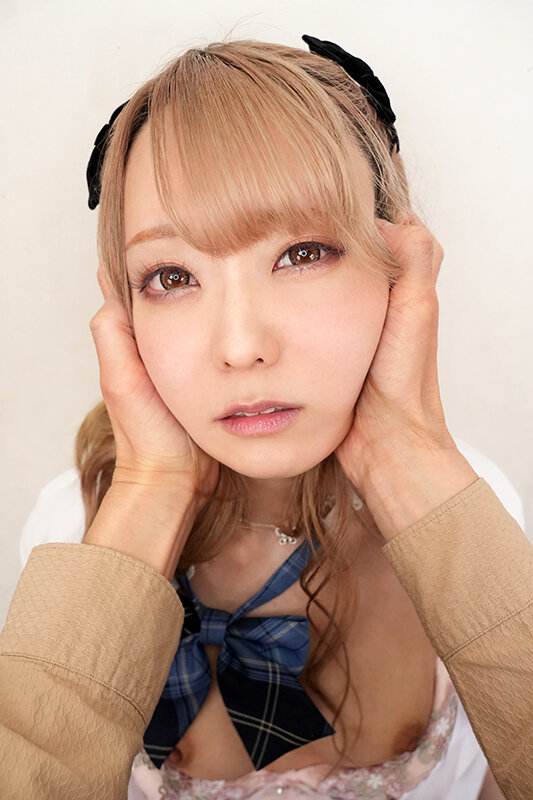 SAVR-683 [VR] Covered in cum, the stepdaughter falls into depravity. A sex-crazed upbringing teaches a listless schoolgirl the joys of earning money with her body.