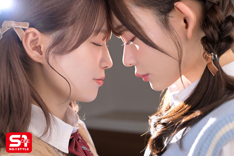 SIVR-424 [VR] Nana and Honoka, Twin Sisters Paradise. My parents remarried and I started living with my two cheeky, grown-up teenage sisters, who are going to ruin my life as a lolicon gloomy guy. Honoka Furukawa, Nana Miho