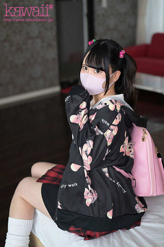 KAVR-444 【VR】マスク少女ゆらちゃん 子供っぽい声、大きく膨らんだ乳房、生々しいムッチリBODY…居場所のない訳あり家出ムスメ