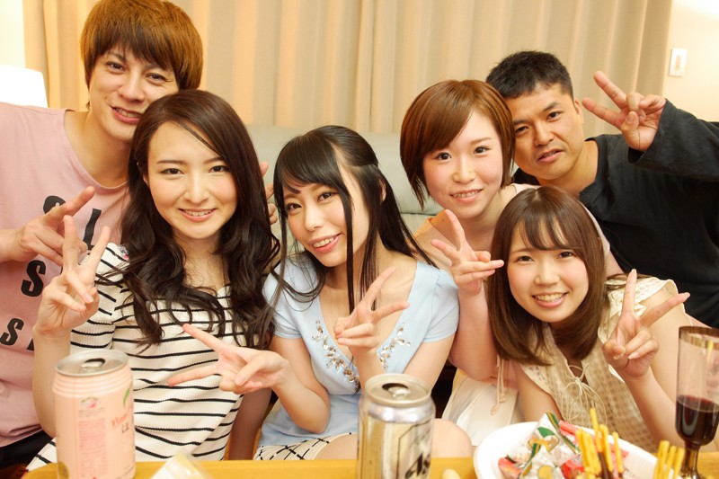 KMVR-263 VR 長篇 社團酒會喝到爛醉互換女友肏到中出！ 第四集   顯示原標題
      【長尺VR】大学のサークル飲み会に彼女と参加した僕だったが、先輩が徐々に酔った勢いで、エッチなゲーム開始。自分の彼女が裸にされる姿を仕方なく見守るしかない状況だったが、その代わりに先輩の彼女とナマハメ要求！！これは運がいいのか悪いのか？