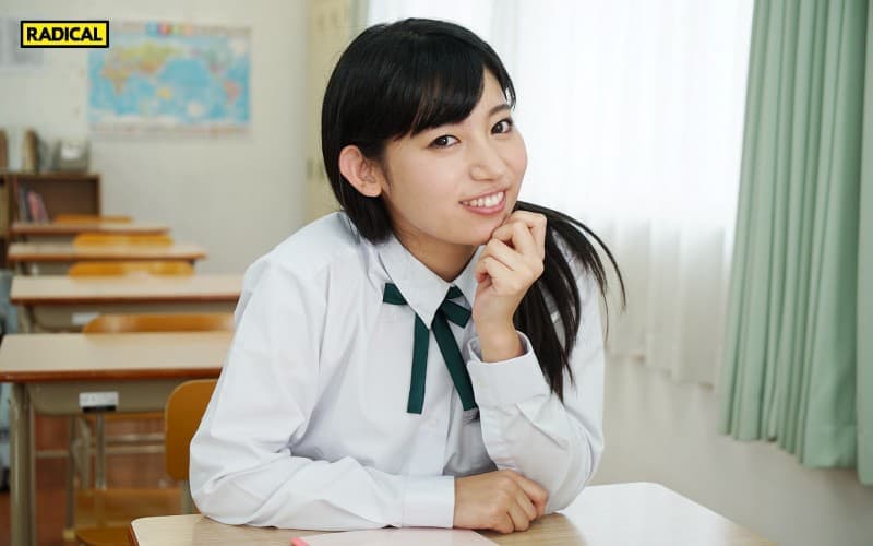 MANIVR-028 【VR】毎朝毎朝、他の生徒が登校してくるまでの数分間、お尻誘惑してくる教え子に勃起してしまい…。