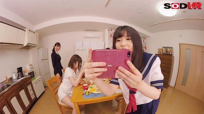 DSVR-245 【VR】長尺155分 家族で男は僕ひとり！「4人姉妹と連続セックス朝生活」
