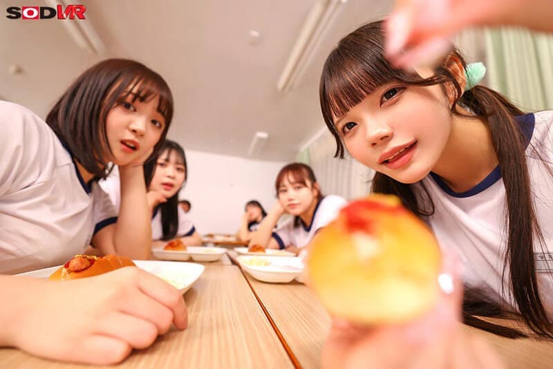 DSVR-1723 [VR] [8K] 15cm tall perspective VR I became a dwarf and followed my beloved Rei-chan to school, where an epic adventure awaited me