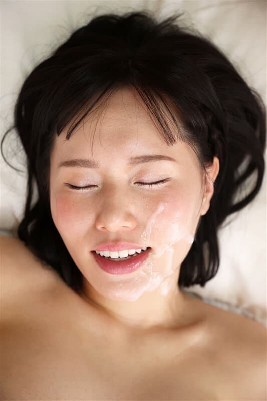 KIWVR-726 【VR】原定五人的毕业旅行意外取消，只剩两人独处…在温泉旅行中，我无法抵挡诱惑，像猴子一样疯狂中出