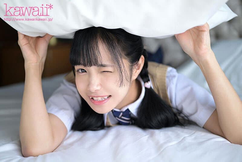 KAVR-400 【VR】天真无邪、狡黠且充满好奇心的学生那稚嫩的身体被尽情享用 背德乱交 花乃遥