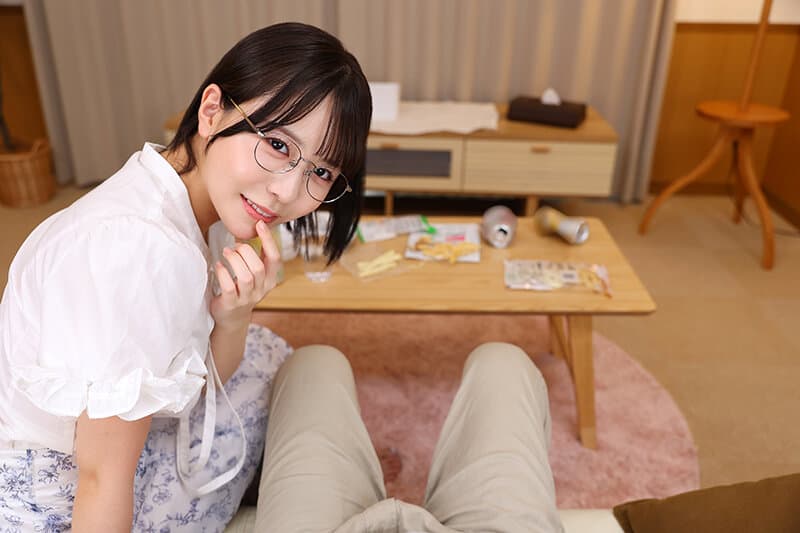 URVRSP-408 【VR】【8K VR】醉酒后无意识近距离挑逗的倔强眼镜娘，被推倒后虽害羞却整夜缠绵的色差萌 柏木小夏