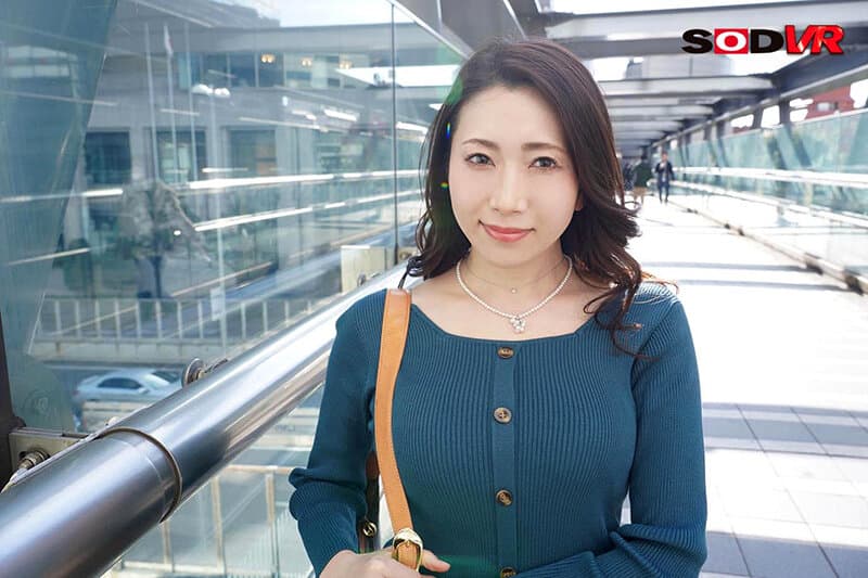 DSVR-1134 [VR] [进化奇闻趣事] 我遇到的沮丧的总统夫人，我遇到了一个可穿戴的 VR 应用程序。成人午餐约会。在酒店暴露醉酒的愚蠢行为。光 34 岁