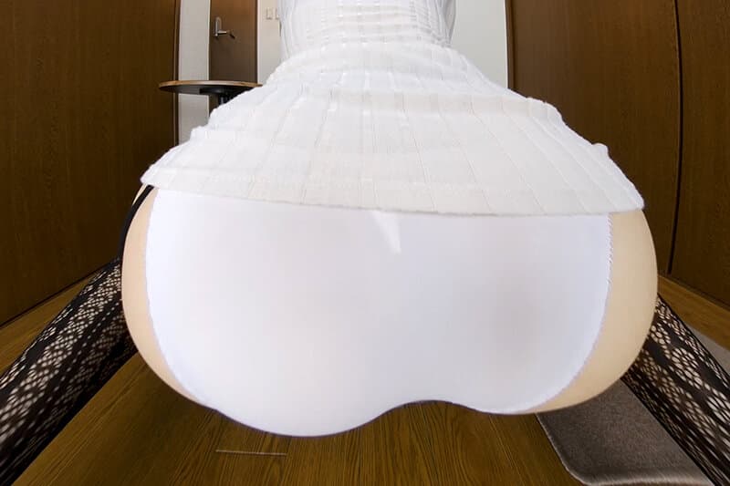 KOMZ-073 【VR】想听放屁的人集合啦