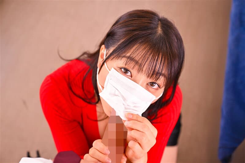 KIWVR-747 【VR】【8K】无法忘记那次被痴●而极度兴奋的经历……不知从何时起，我开始每晚在末班电车上物色男人。