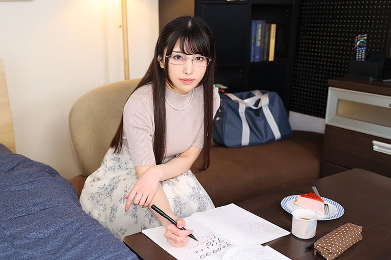 URVRSP-363 【VR】【8K VR】我最喜欢的家教姐姐：数日缠绵亲吻调教，让她在舌吻高潮中失禁。眼镜女大学生 诗织