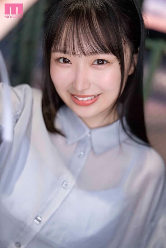 MDVR-328 【VR】如太阳般耀眼的笑容 白皙柔软的肌肤 充满活力摇晃的H罩杯胸部 非常敏感且易潮吹的体质 与MOODYZ专属堀田真央的甜蜜亲密性爱，想试试吗？