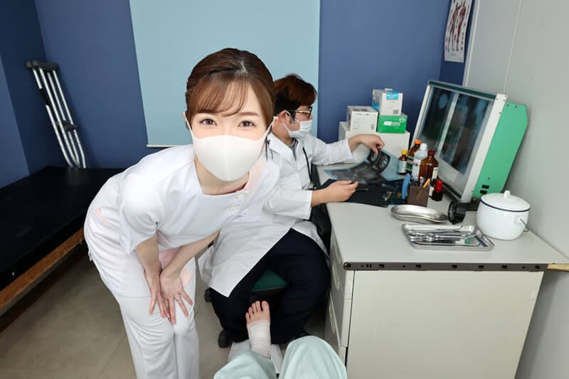 URVRSP-250 上戸まり【VR】【8K VR】美人看護師（人妻）に見つめられながら何度も射精させられる入院生活