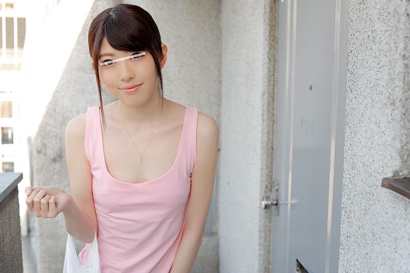 CLVR-025 【VR】ボクの部屋の隣に人妻が引っ越してきた！普段会うと清楚なのに、夜になると野獣のようなあえぎ声が壁からつつ抜けで聞こえてくる！！ ある日旦那が出張でいない時、奥さんがオナニーする声が聞こえ始めて…。【ご近所エロ騒音体験VR】