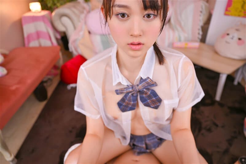 KIWVR-393 【VR】【お触り禁止！本番禁止！】裏オプNG…でもセクハラ出来ちゃう流されやすいルーズソックス制服J○を媚薬で発情させて連続イカせ！絶頂連発で従順になった早漏女子○生の愛液ダダ漏れマ○コに【口内射精?中出し3発】孕ませキメパコ禁断J○リフレ 花芽ありす