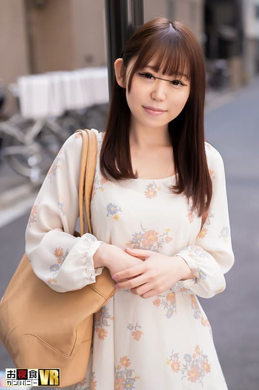 OYCVR-072 【VR】 超王道AV出演体験VR！！あなたよりもカワイイ子を連れてきてください！数珠繋ぎVR！美人女ADが街でナンパして連れてきた断れないヤリマンをあなたのチ○ポでヒーヒーさせてあげて下さい！！更にその子よりもカワイイ断れないヤリマンを電話で呼んでもらう…