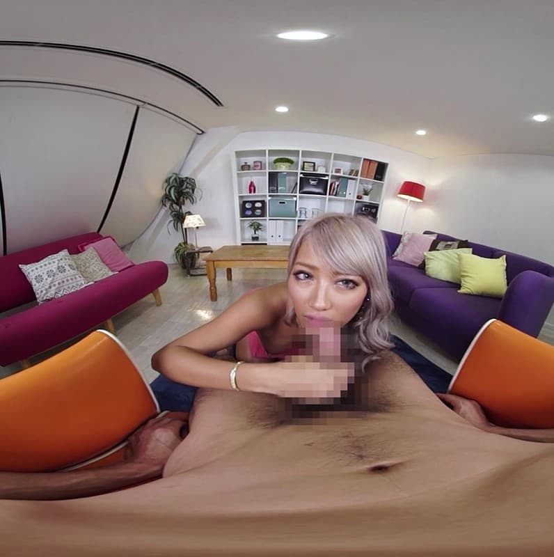 AVVR-217 【VR】背後から忍び寄る囁き淫語手コキフェラ AIKA